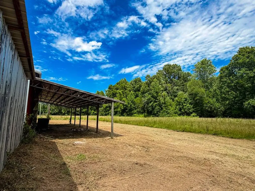 18390 County Road 8 Florence AL 35633