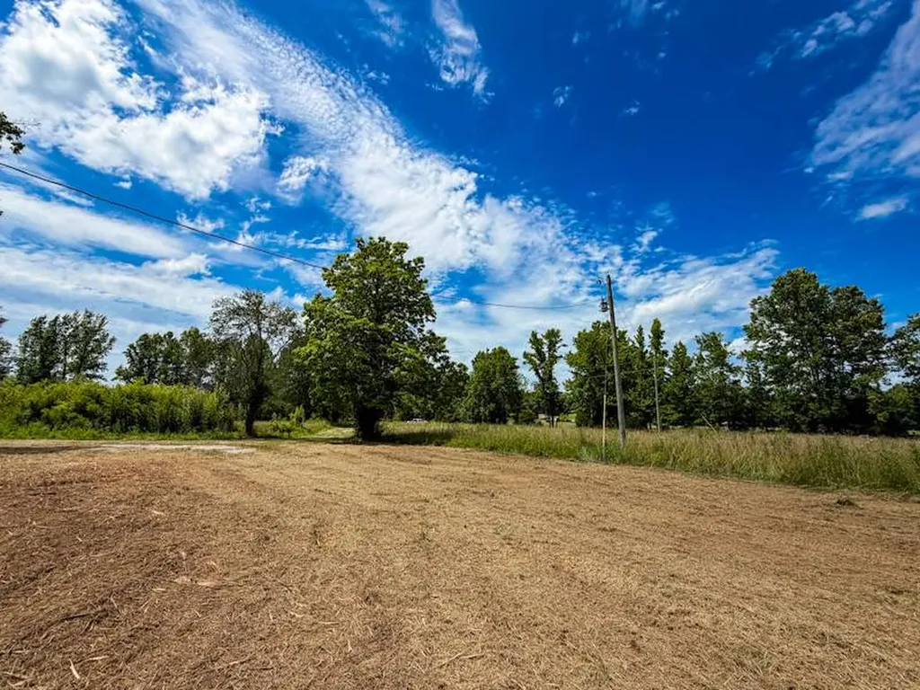 18390 County Road 8 Florence AL 35633