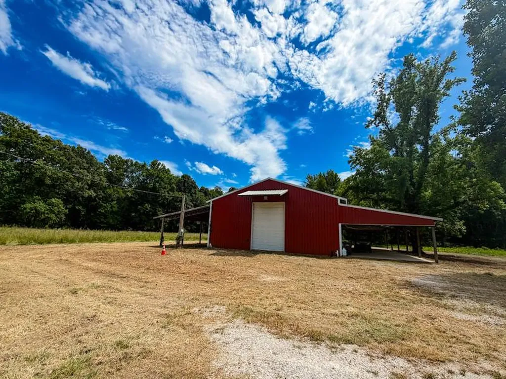 18390 County Road 8 Florence AL 35633