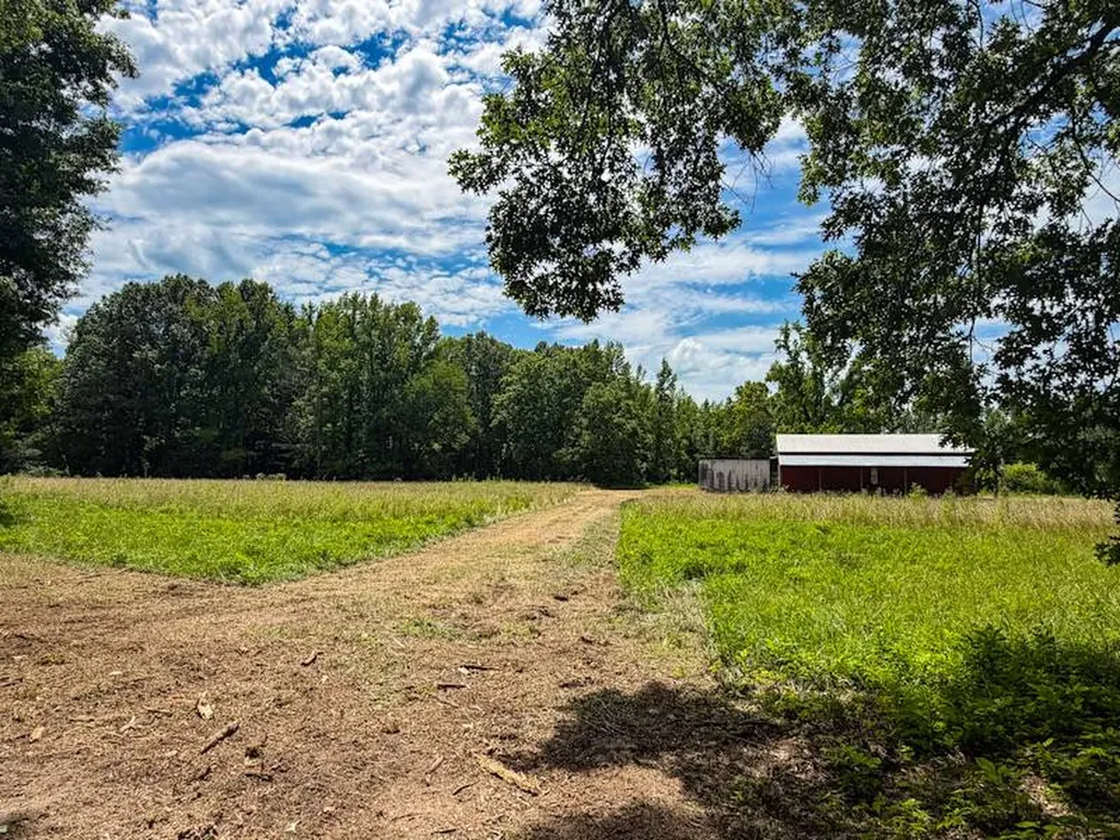 18390 County Road 8 Florence AL 35633