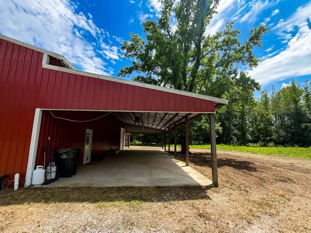 18390 County Road 8 Florence AL 35633