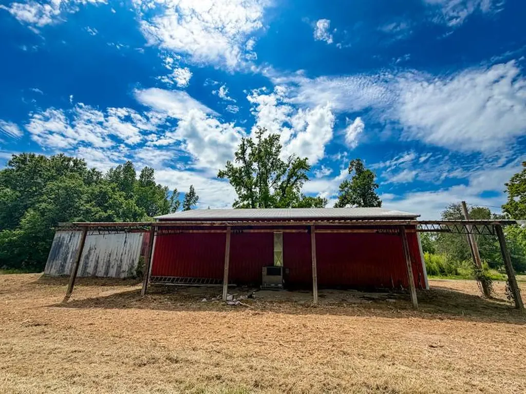 18390 County Road 8 Florence AL 35633