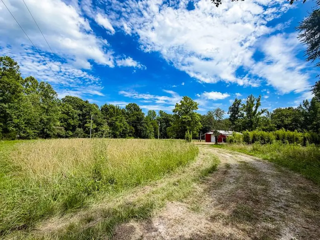 18390 County Road 8 Florence AL 35633