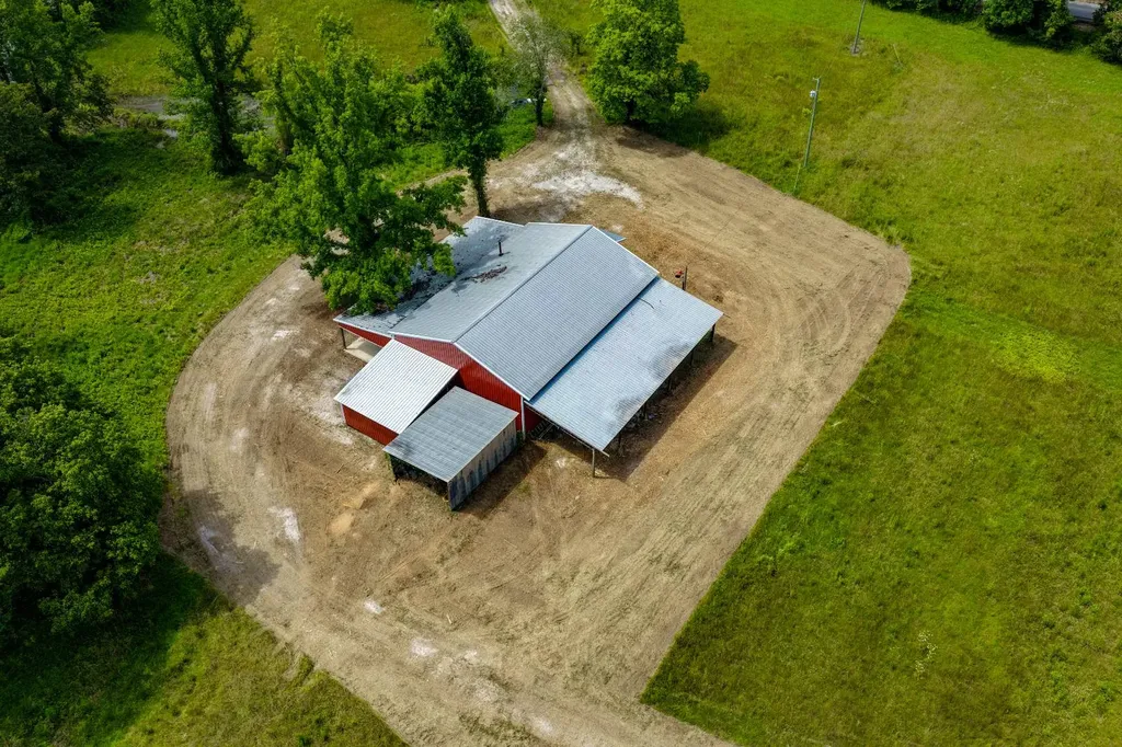18390 County Road 8 Florence AL 35633