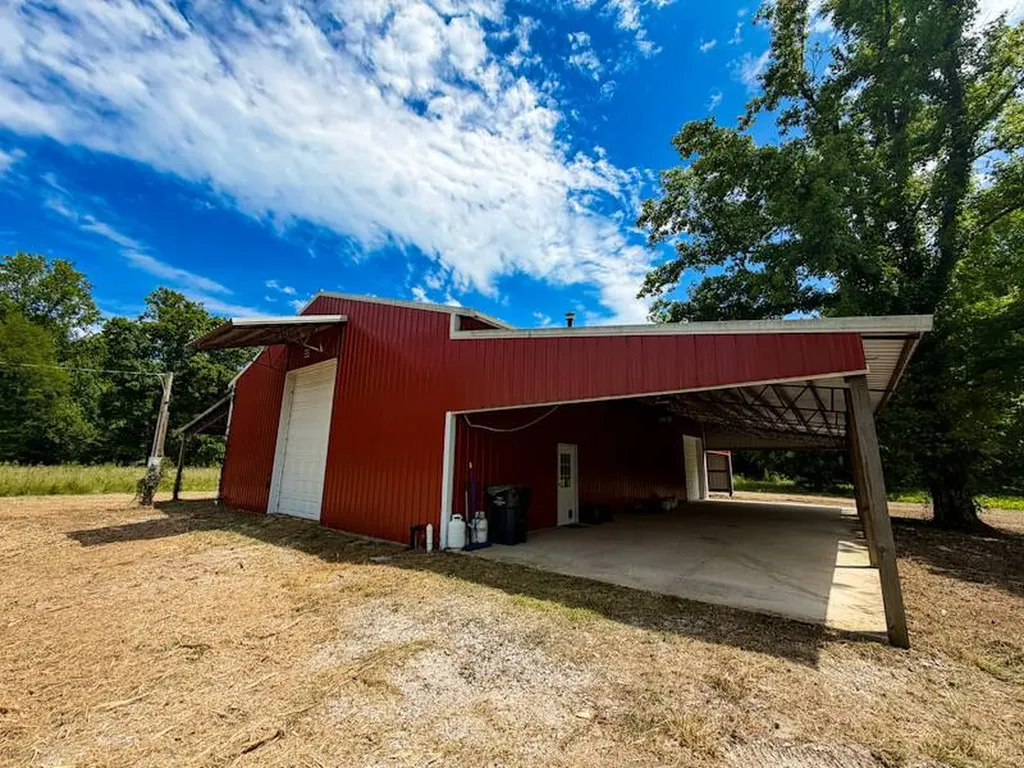 18390 County Road 8 Florence AL 35633
