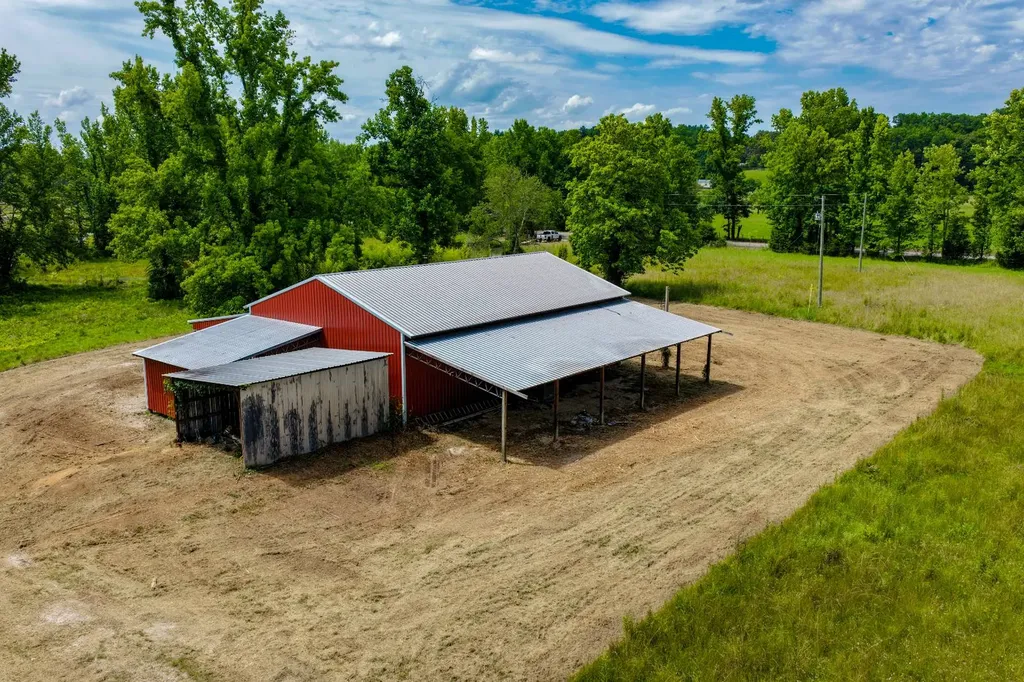 18390 County Road 8 Florence AL 35633