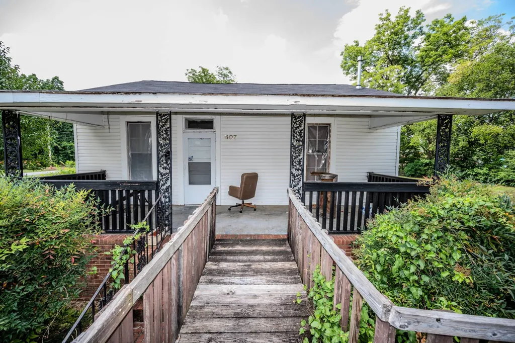 607 Stevens Avenue Huntsville AL 35801