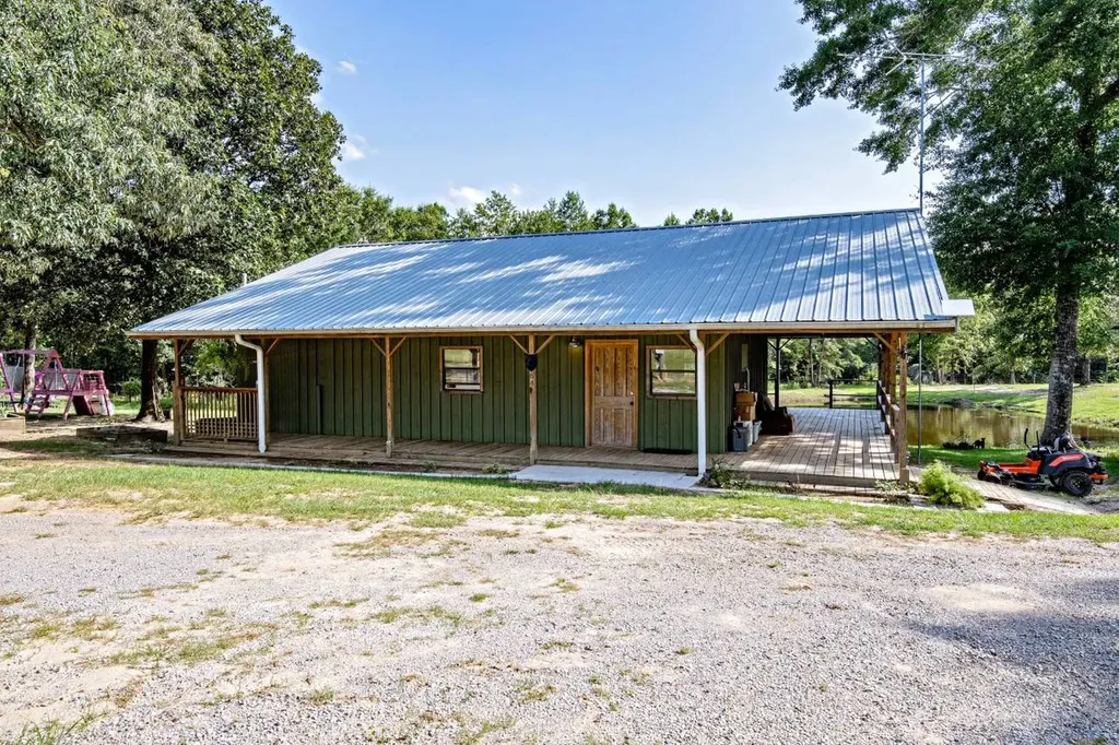64 Eckhoff Drive Chatom AL 36518