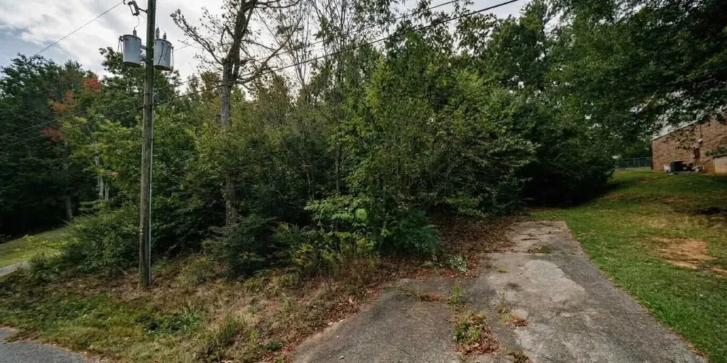 321 Hubbard Circle Anniston AL 36201