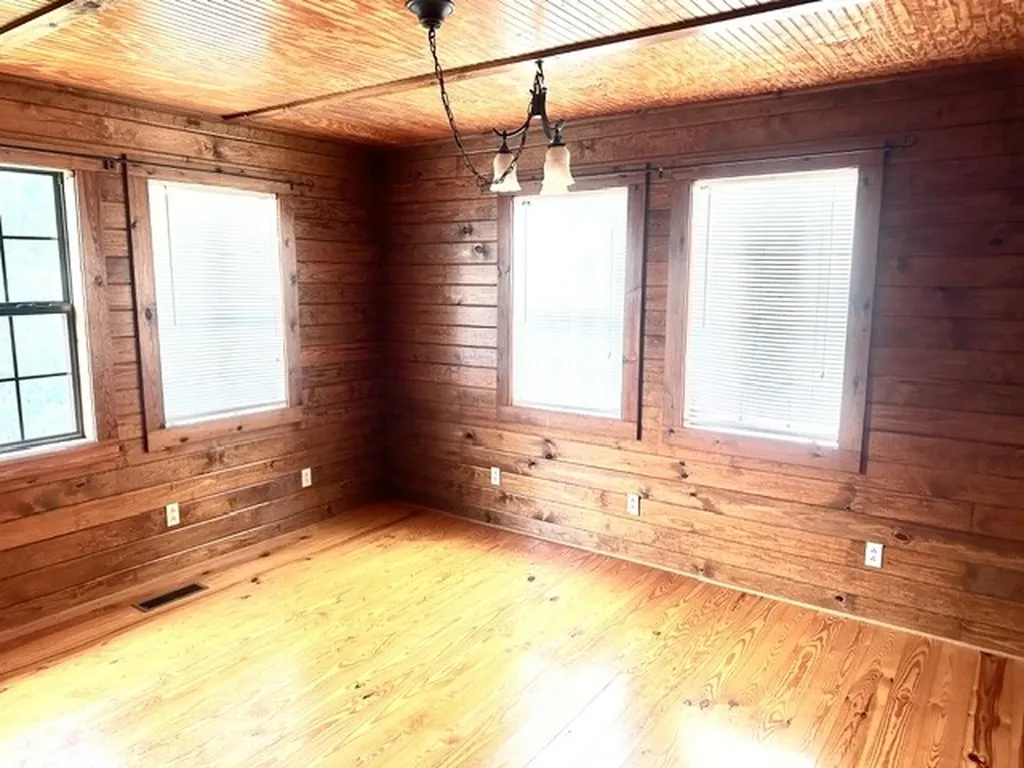 184 Cedar Ridge Estate Russellville AL 35653
