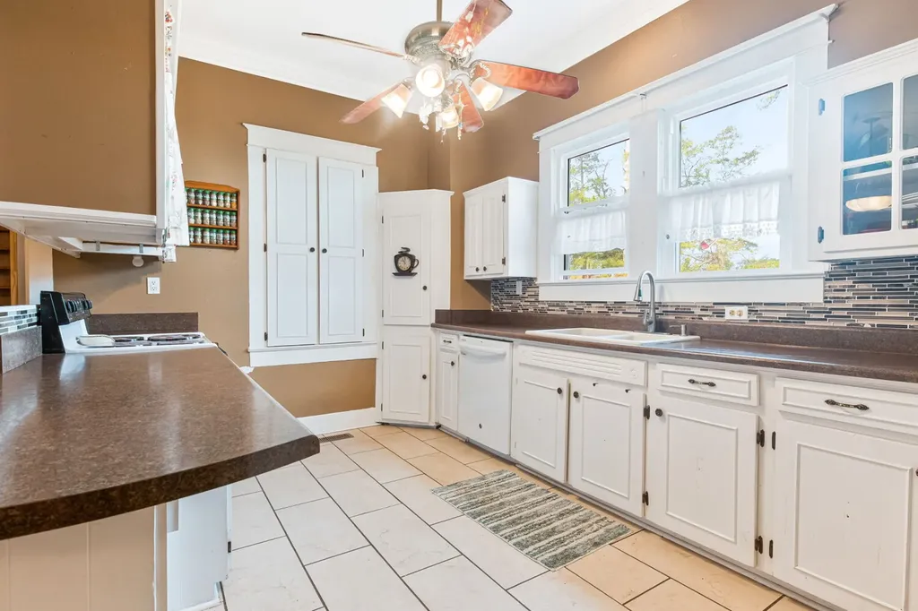 817 Douglas Avenue Brewton AL 36426