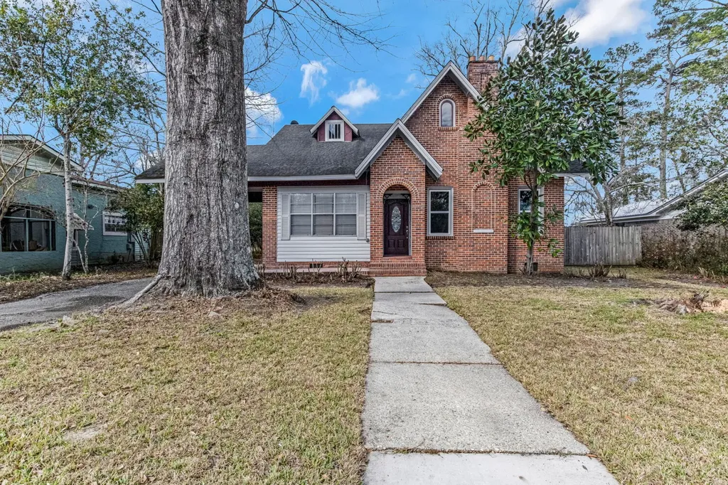 817 Douglas Avenue Brewton AL 36426