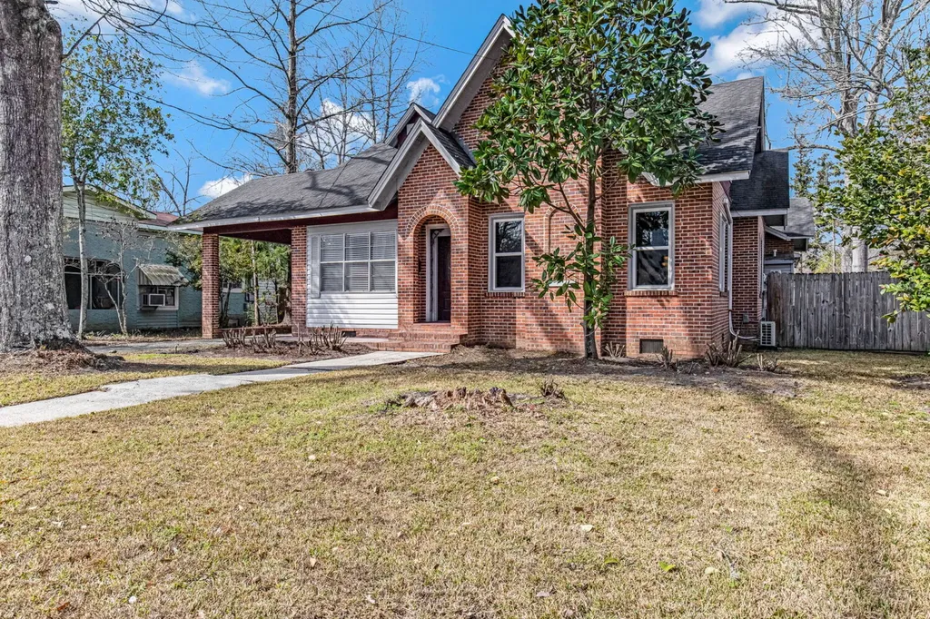 817 Douglas Avenue Brewton AL 36426