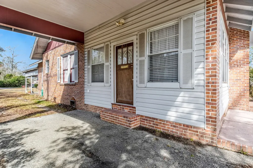 817 Douglas Avenue Brewton AL 36426