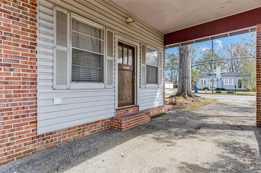 817 Douglas Avenue Brewton AL 36426