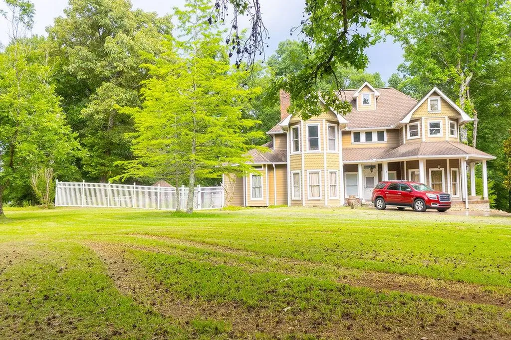 240 Carpenters Lane Jacksonville AL 36265