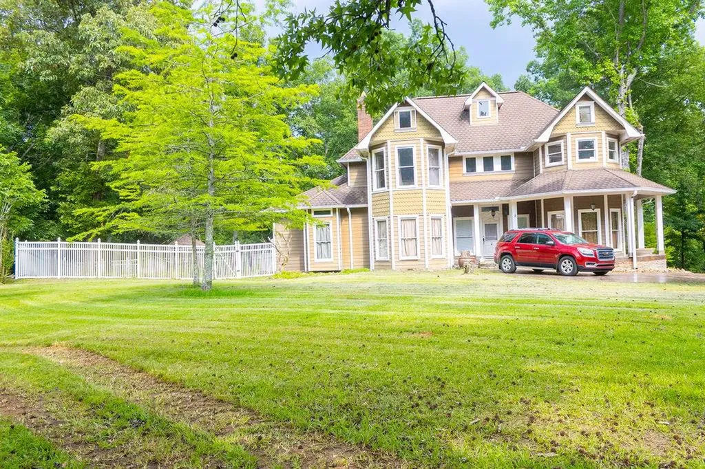240 Carpenters Lane Jacksonville AL 36265