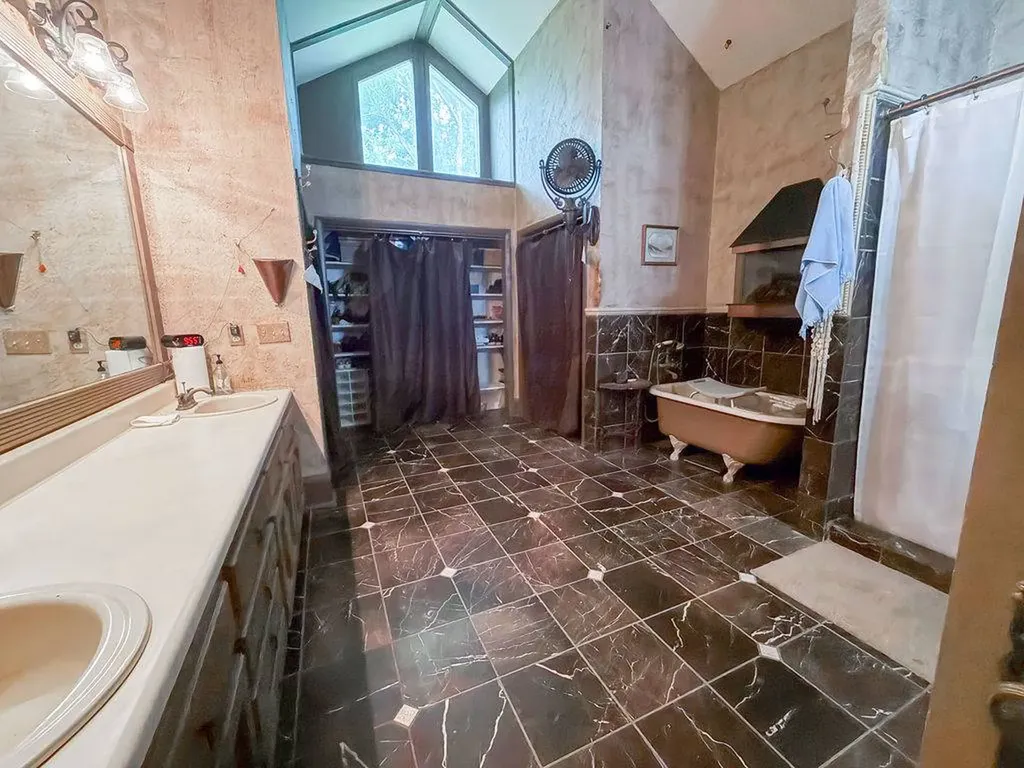 240 Carpenters Lane Jacksonville AL 36265