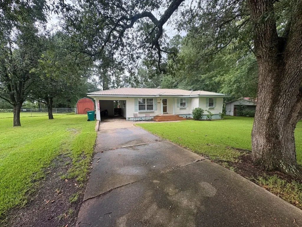 417 N Dvorak Circle Linden AL 36748