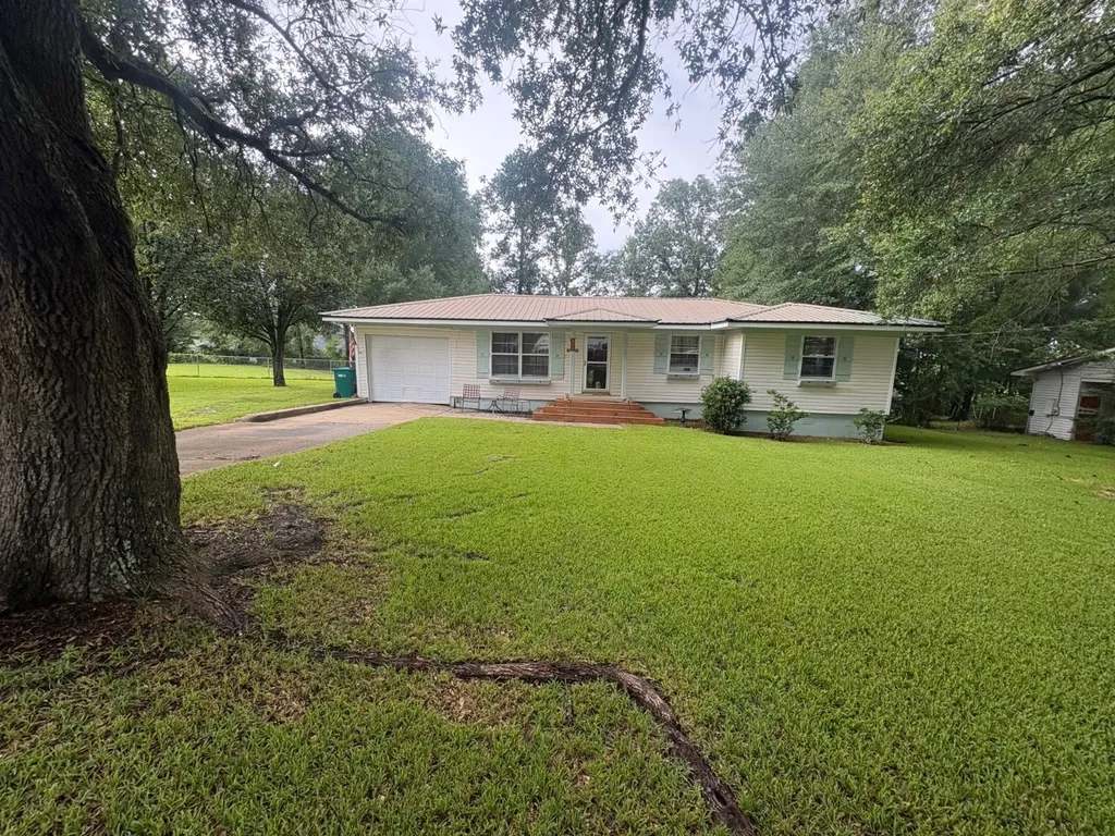 417 N Dvorak Circle Linden AL 36748