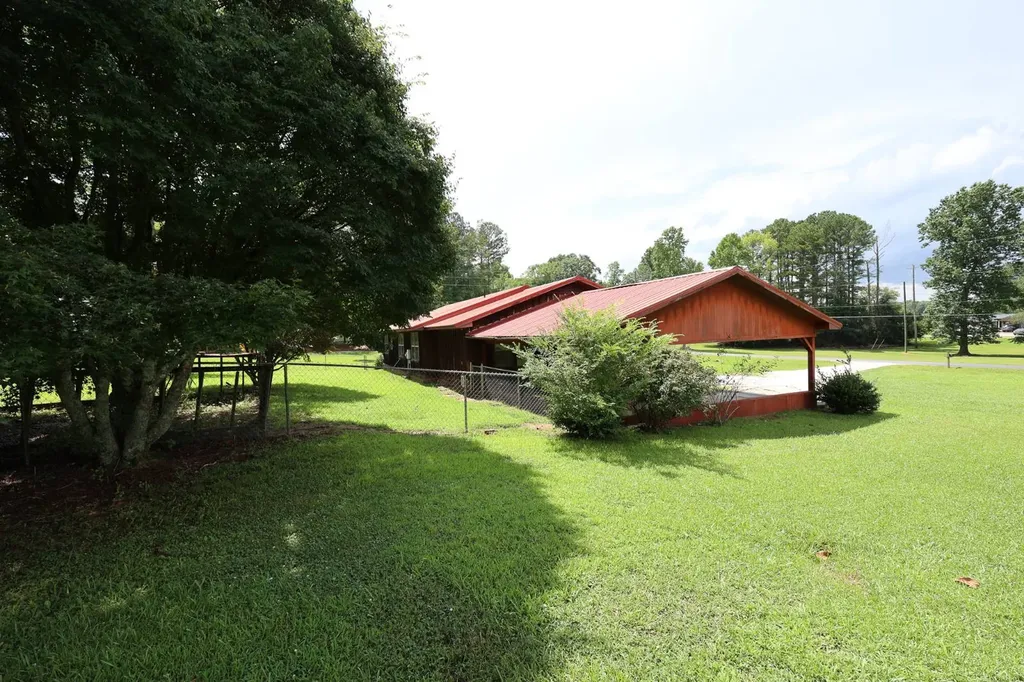 30 Brookwood Avenue Ashland AL 36251