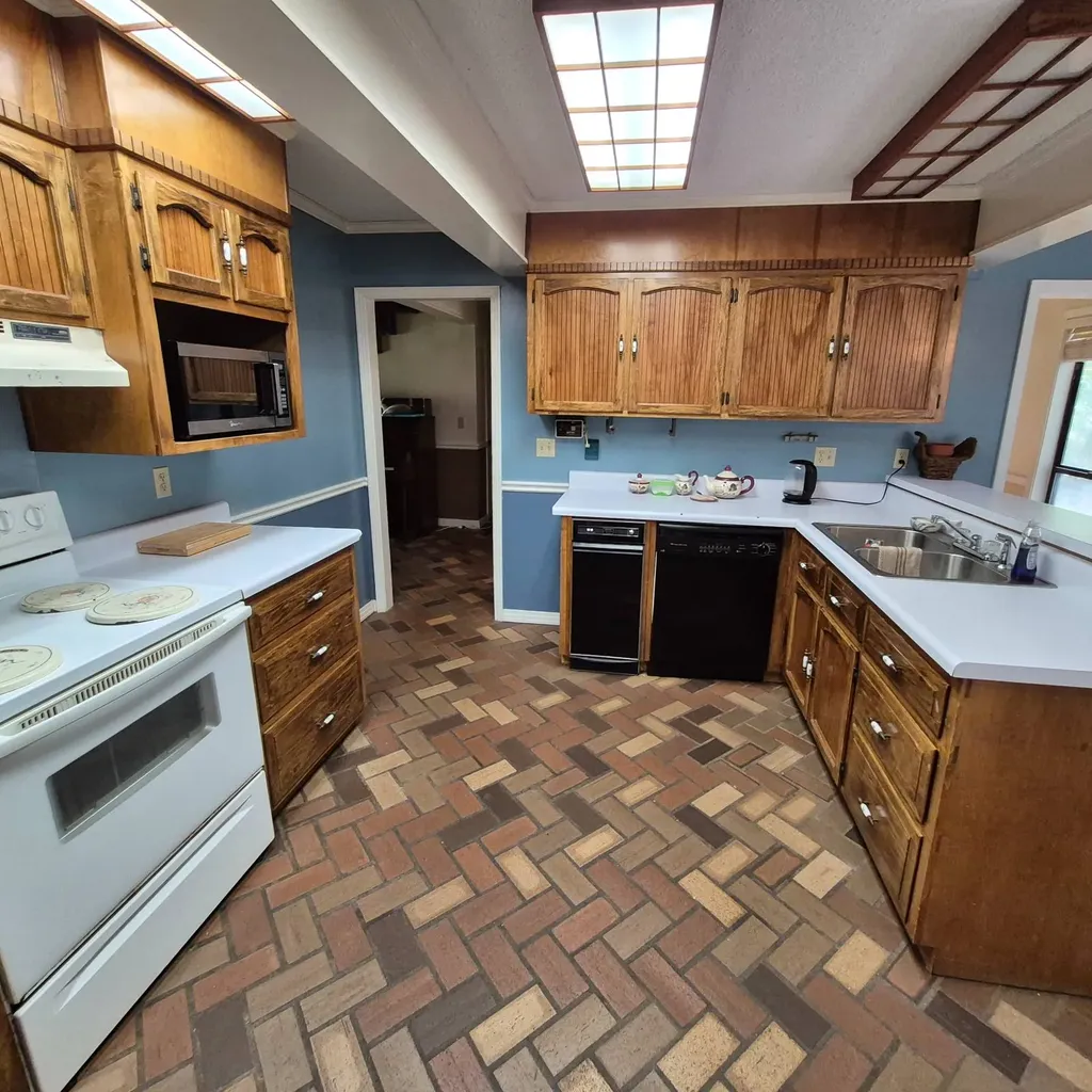 110 Cottonwood Evergreen AL 36401