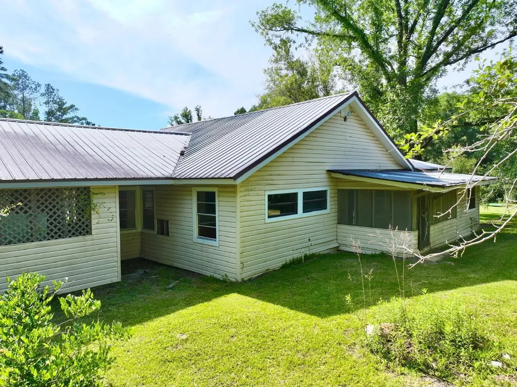 4534 Center Point Road Coffeeville AL 36524