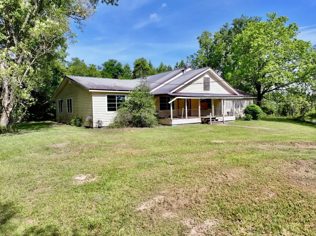 4534 Center Point Road Coffeeville AL 36524