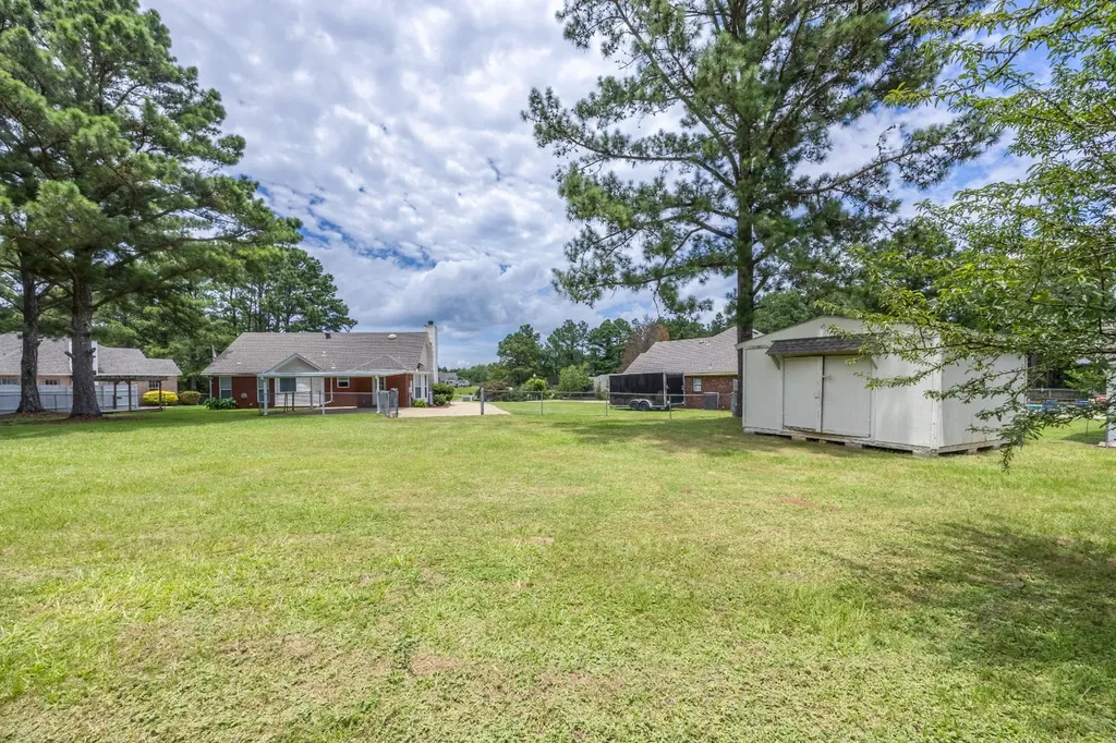 1715 Formosa Court Deatsville AL 36022