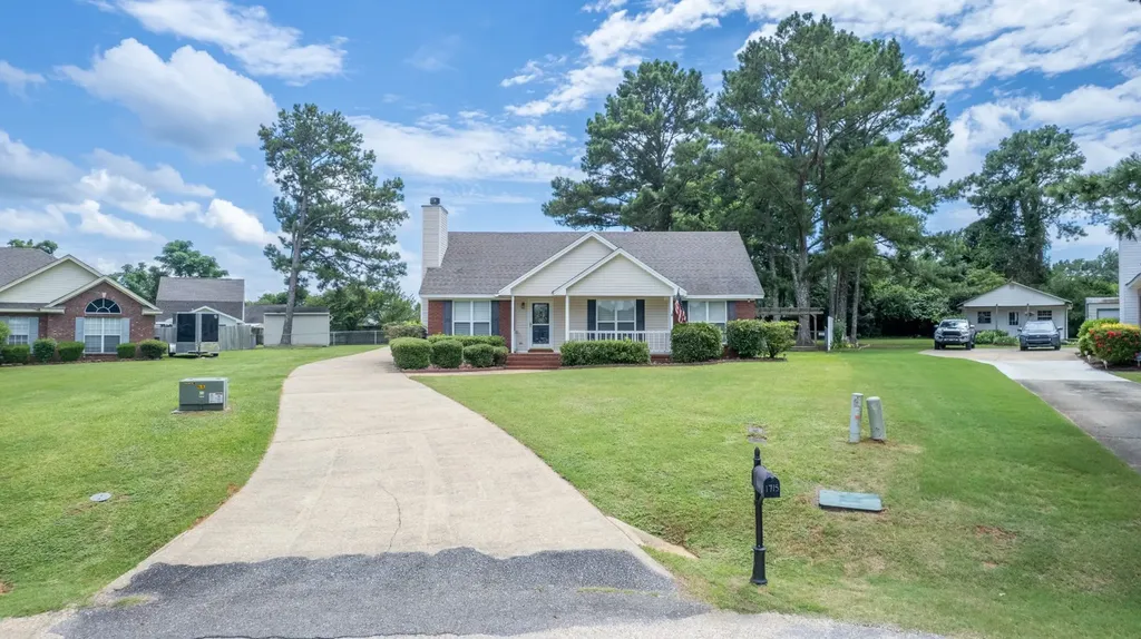 1715 Formosa Court Deatsville AL 36022