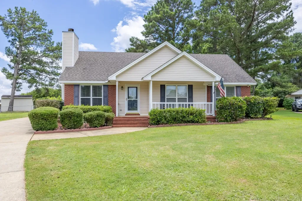 1715 Formosa Court Deatsville AL 36022