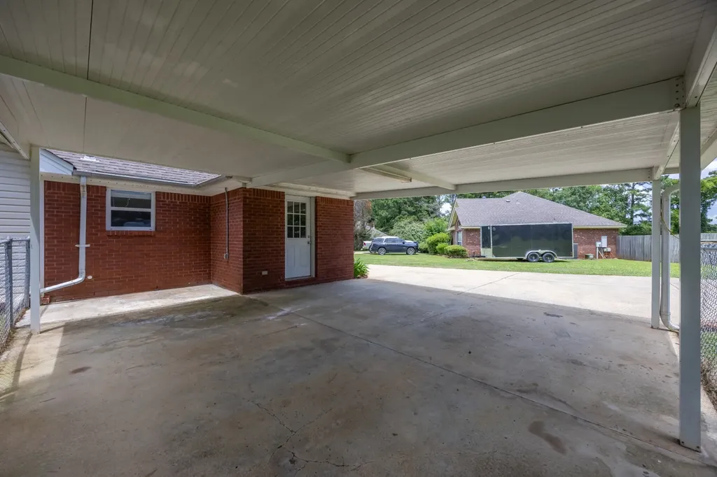 1715 Formosa Court Deatsville AL 36022