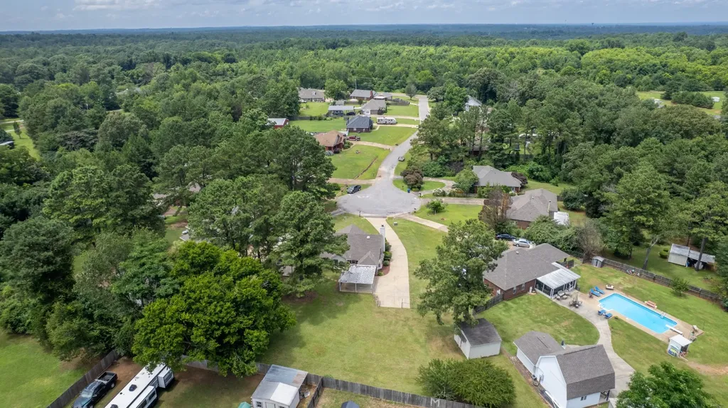 1715 Formosa Court Deatsville AL 36022