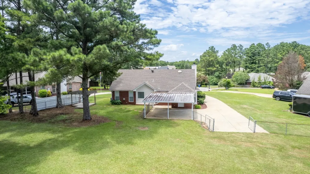 1715 Formosa Court Deatsville AL 36022