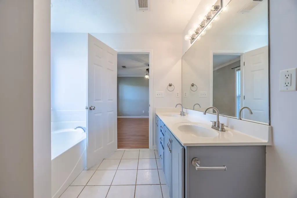1715 Formosa Court Deatsville AL 36022