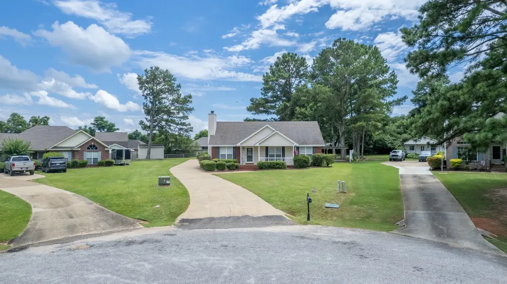 1715 Formosa Court Deatsville AL 36022