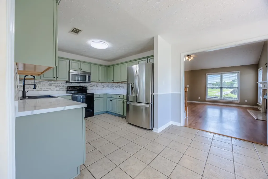 1715 Formosa Court Deatsville AL 36022