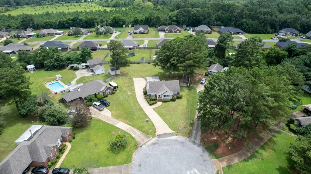1715 Formosa Court Deatsville AL 36022