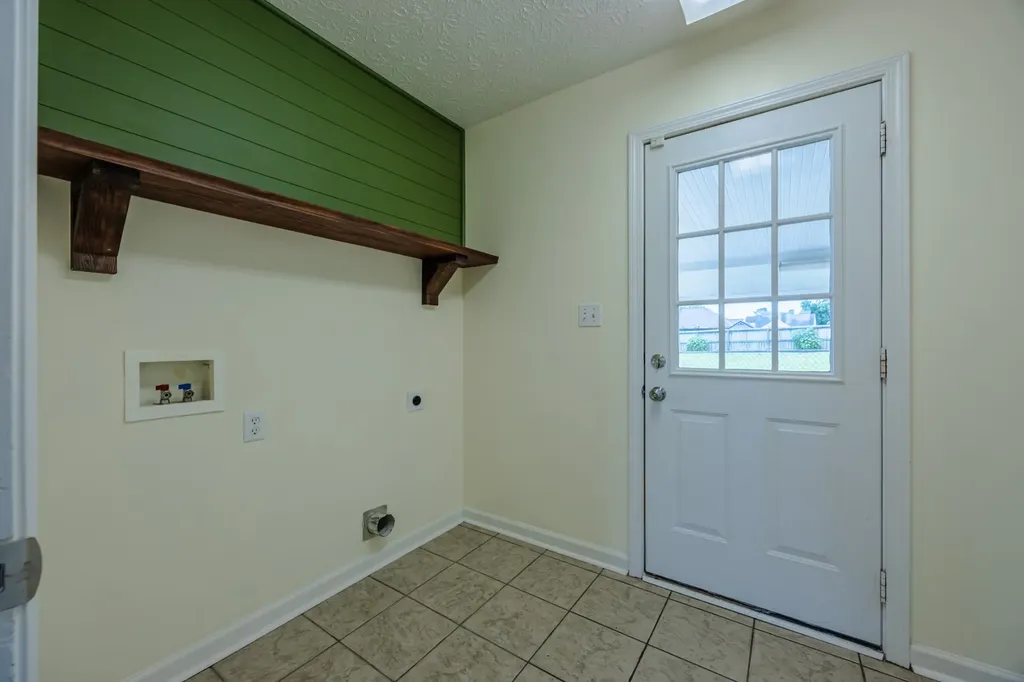 1715 Formosa Court Deatsville AL 36022