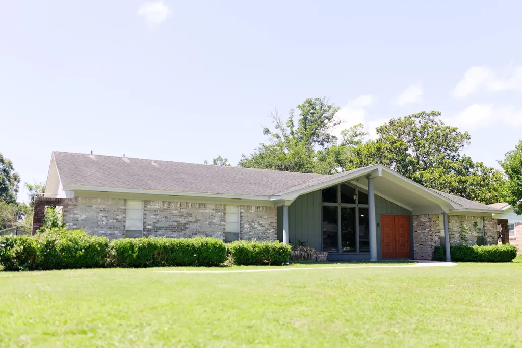 504 Vaughn Drive N Satsuma AL 36572