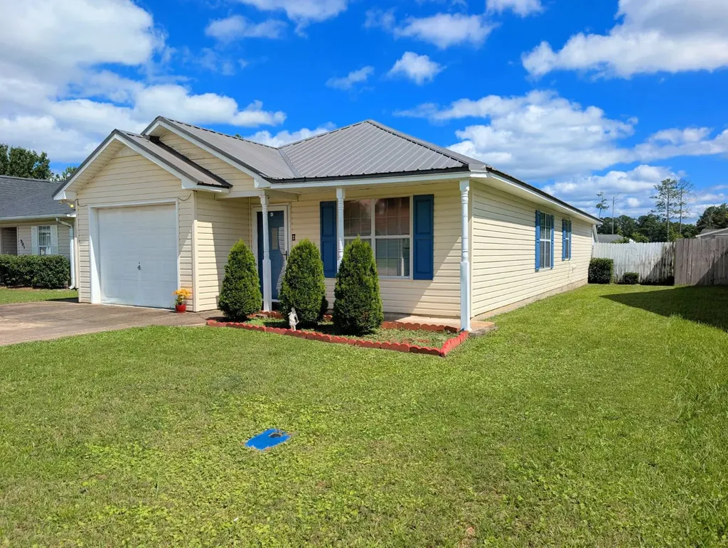 303 Autumnwood Drive Rainbow City AL 35906
