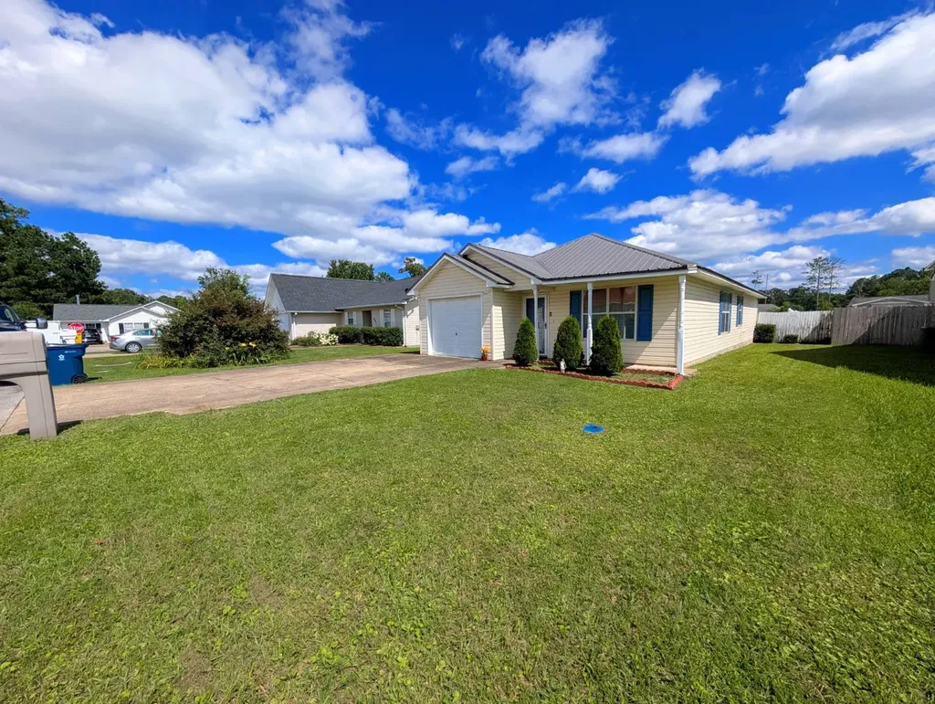 303 Autumnwood Drive Rainbow City AL 35906