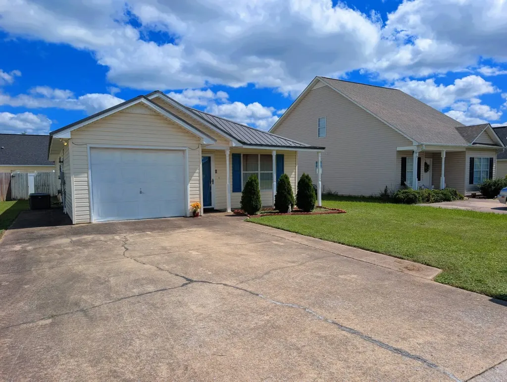 303 Autumnwood Drive Rainbow City AL 35906