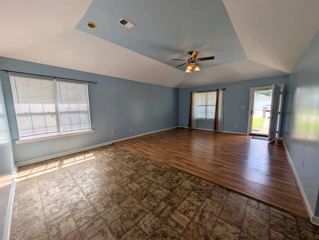 303 Autumnwood Drive Rainbow City AL 35906