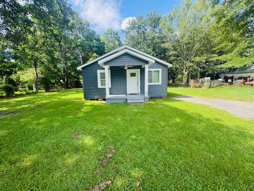 424 Second Avenue Saraland AL 36571