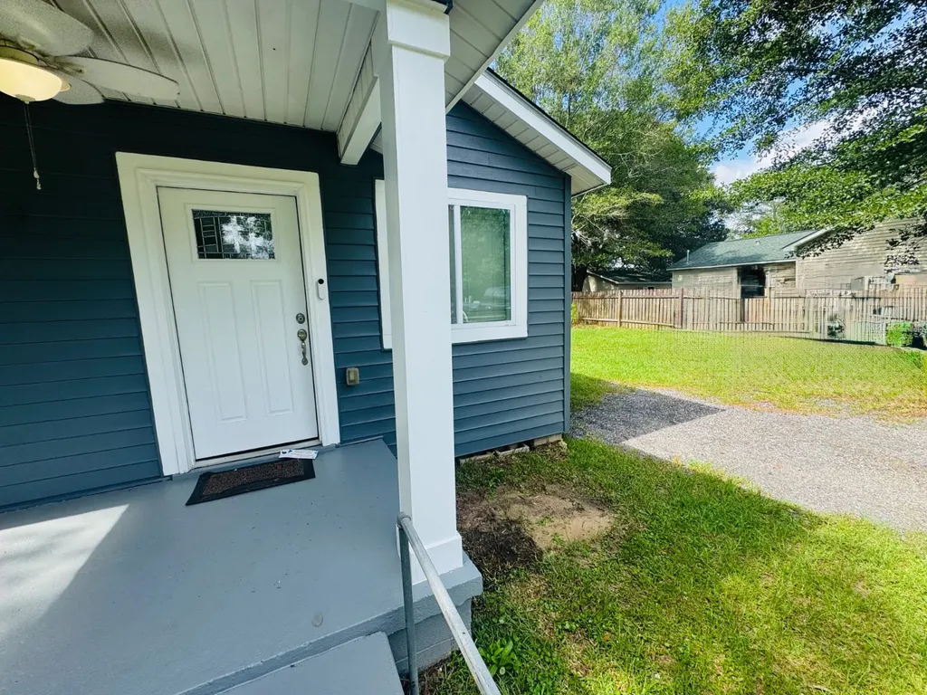 424 Second Avenue Saraland AL 36571