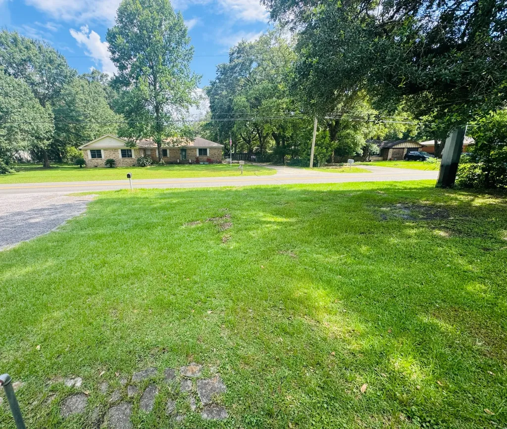 424 Second Avenue Saraland AL 36571