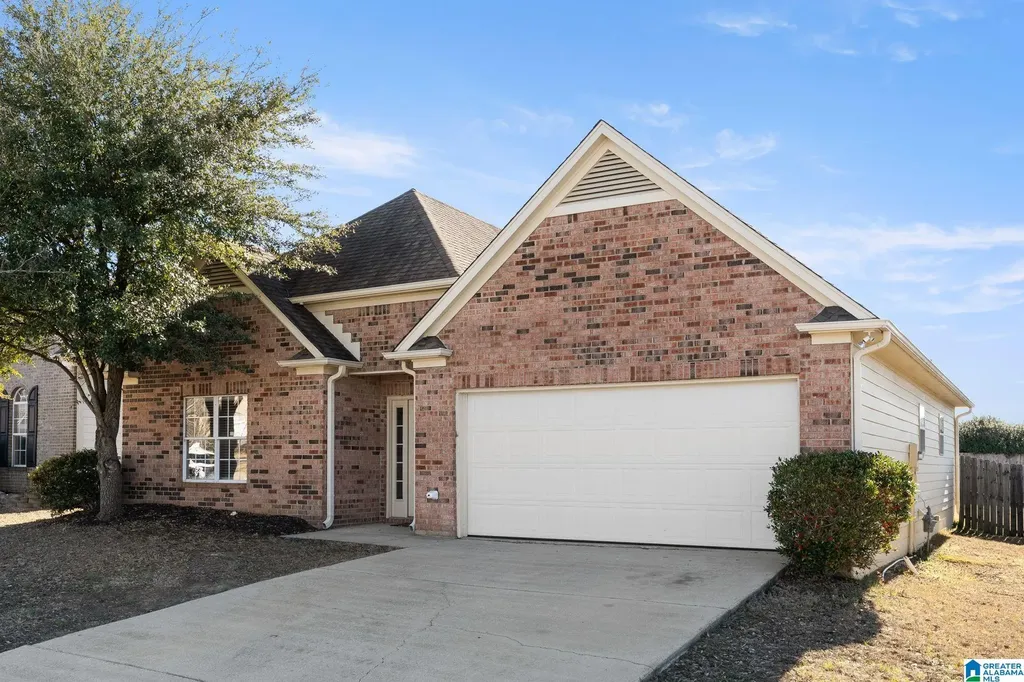704 Waterford Lane Calera AL 35040