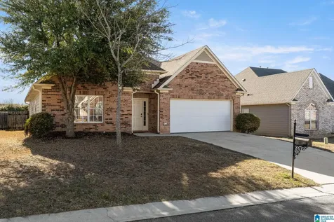 704 Waterford Lane Calera AL 35040
