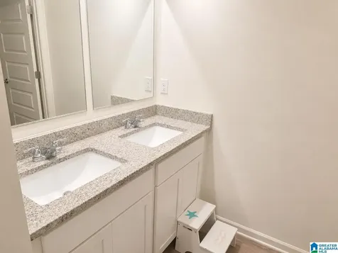 1096 Gadwall Drive Alabaster AL 35007